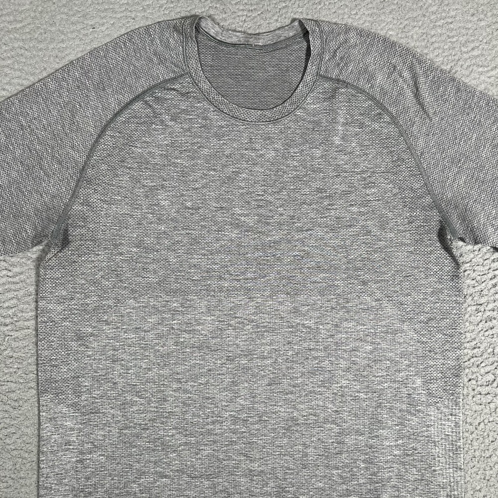 Lululemon Shirt Mens Medium Gray Metal Vent Pullover‎ Stretch Casual Gym Workout - Picture 2 of 10
